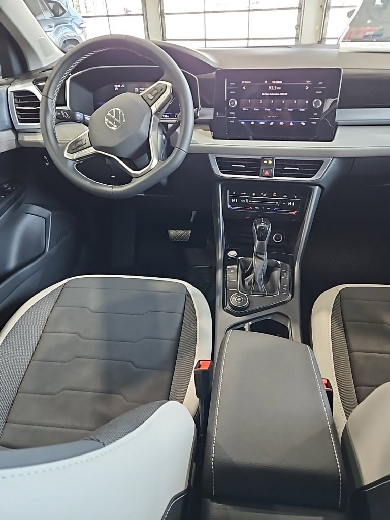 New 2026 Volkswagen Taos SE image 24