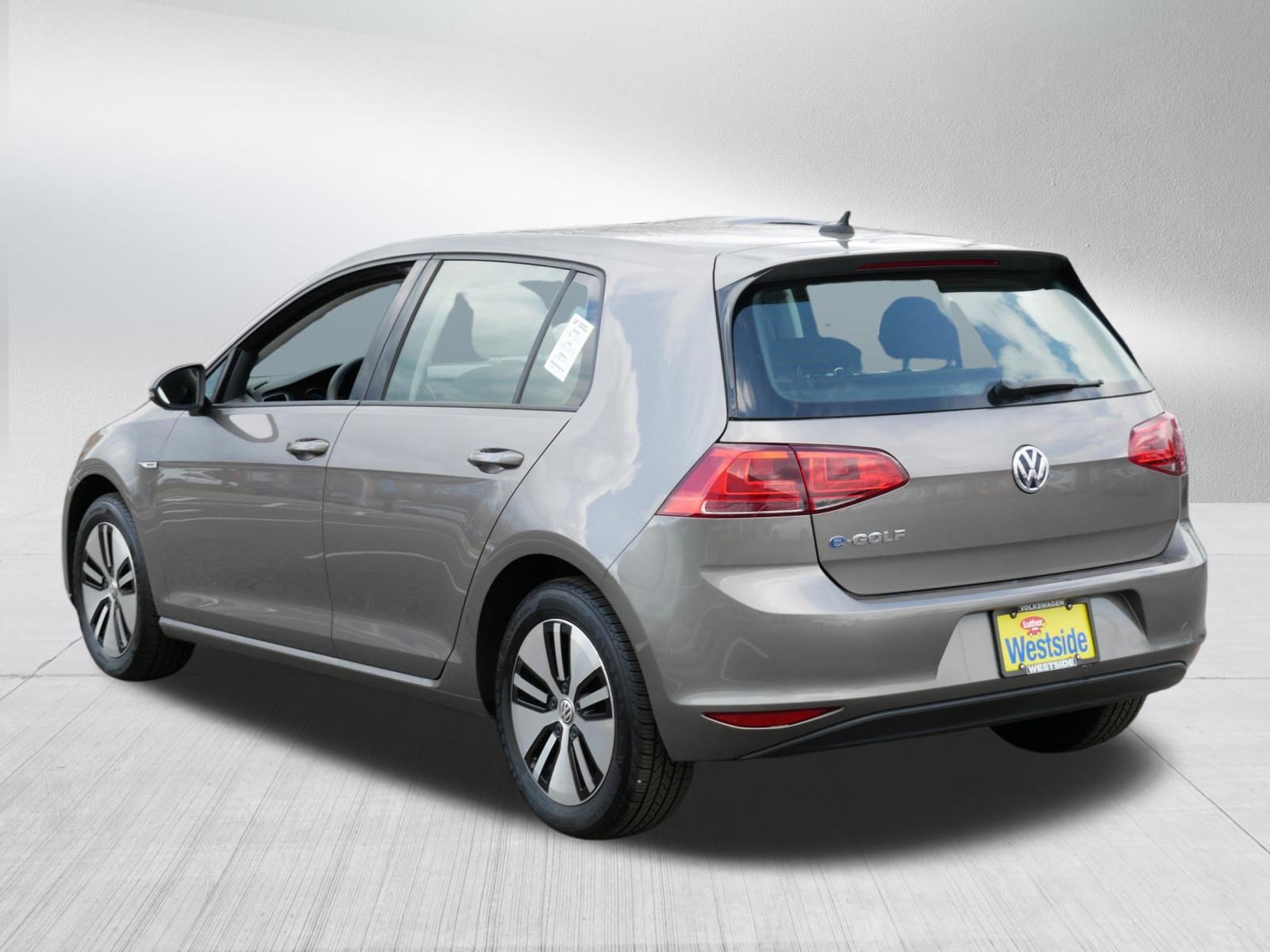 Used 2016 Volkswagen e-Golf SE w/ DC Fast Charging Package FWD image 5