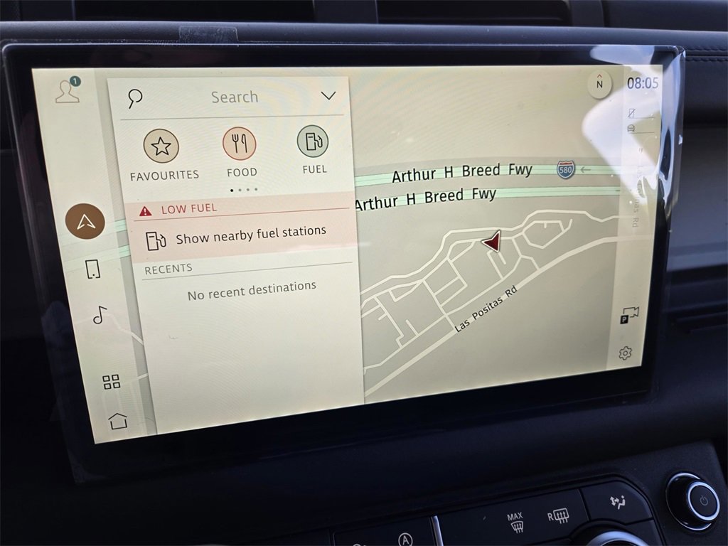 Used 2025 Land Rover Defender 90 X-Dynamic SE image 13