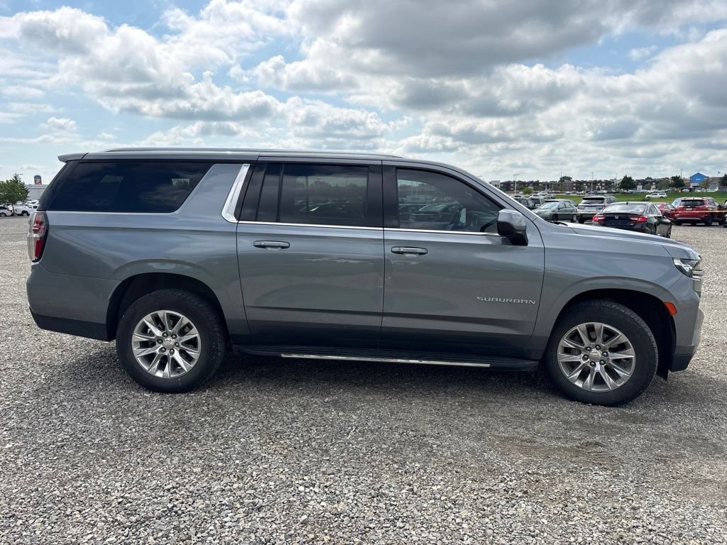 Used 2022 Chevrolet Suburban LT AWD/4WD image 12