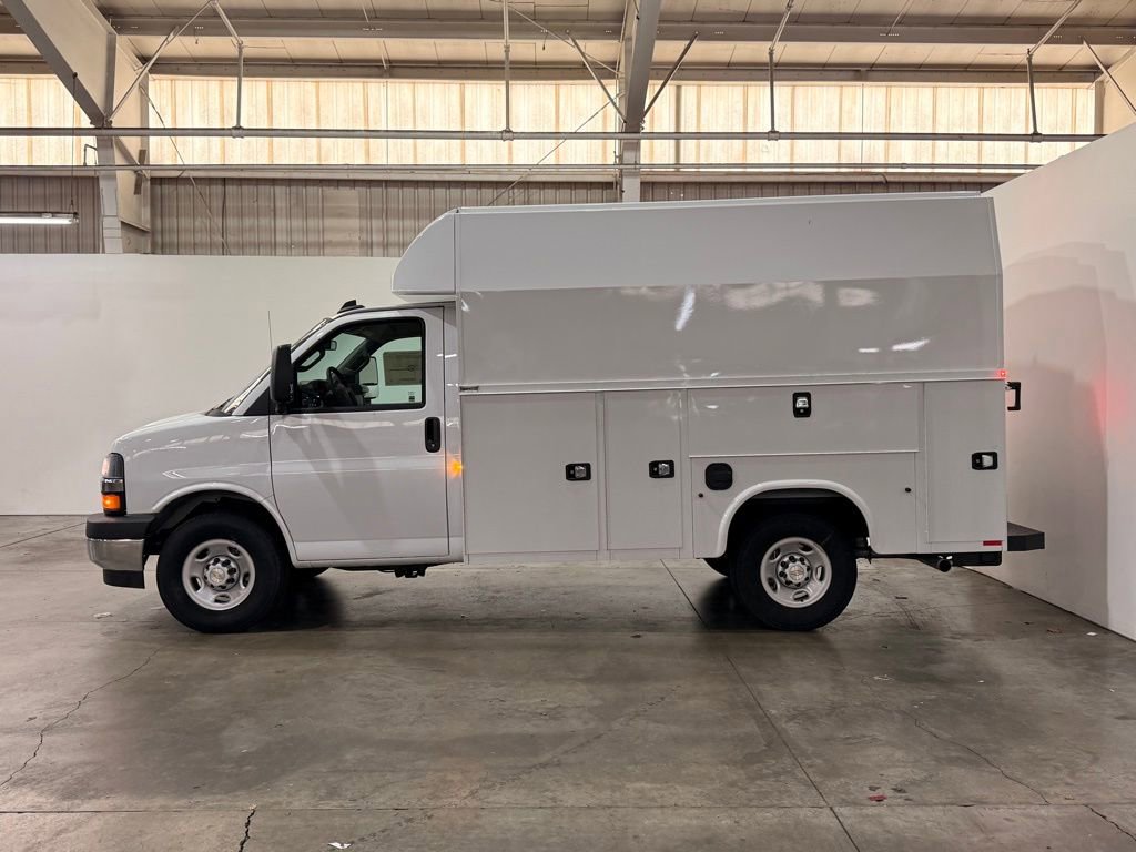 New 2025 Chevrolet Express 3500 w/ Power Convenience Package image 15