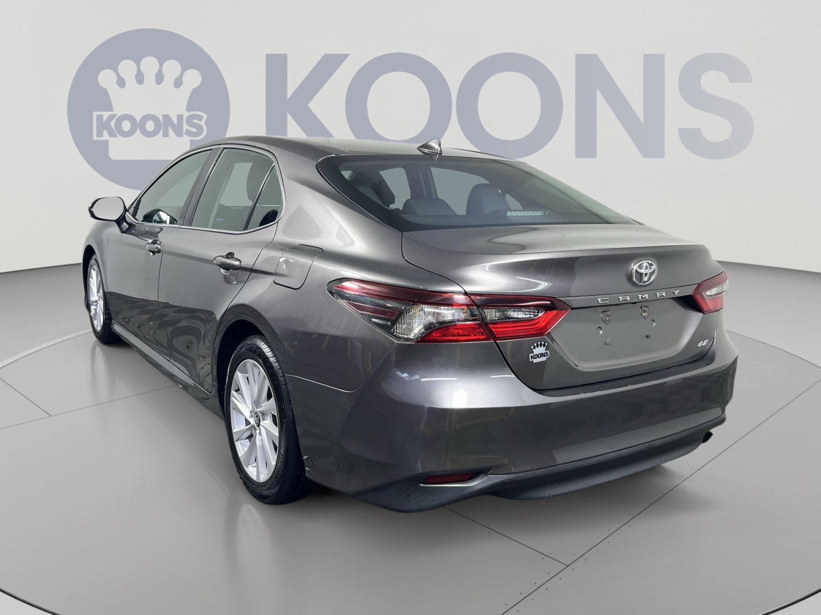 Used 2021 Toyota Camry LE FWD image 4