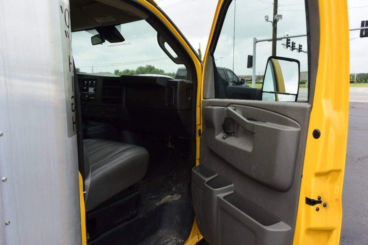 Used 2021 GMC Savana 3500 Extended w/ Power Convenience Package image 25