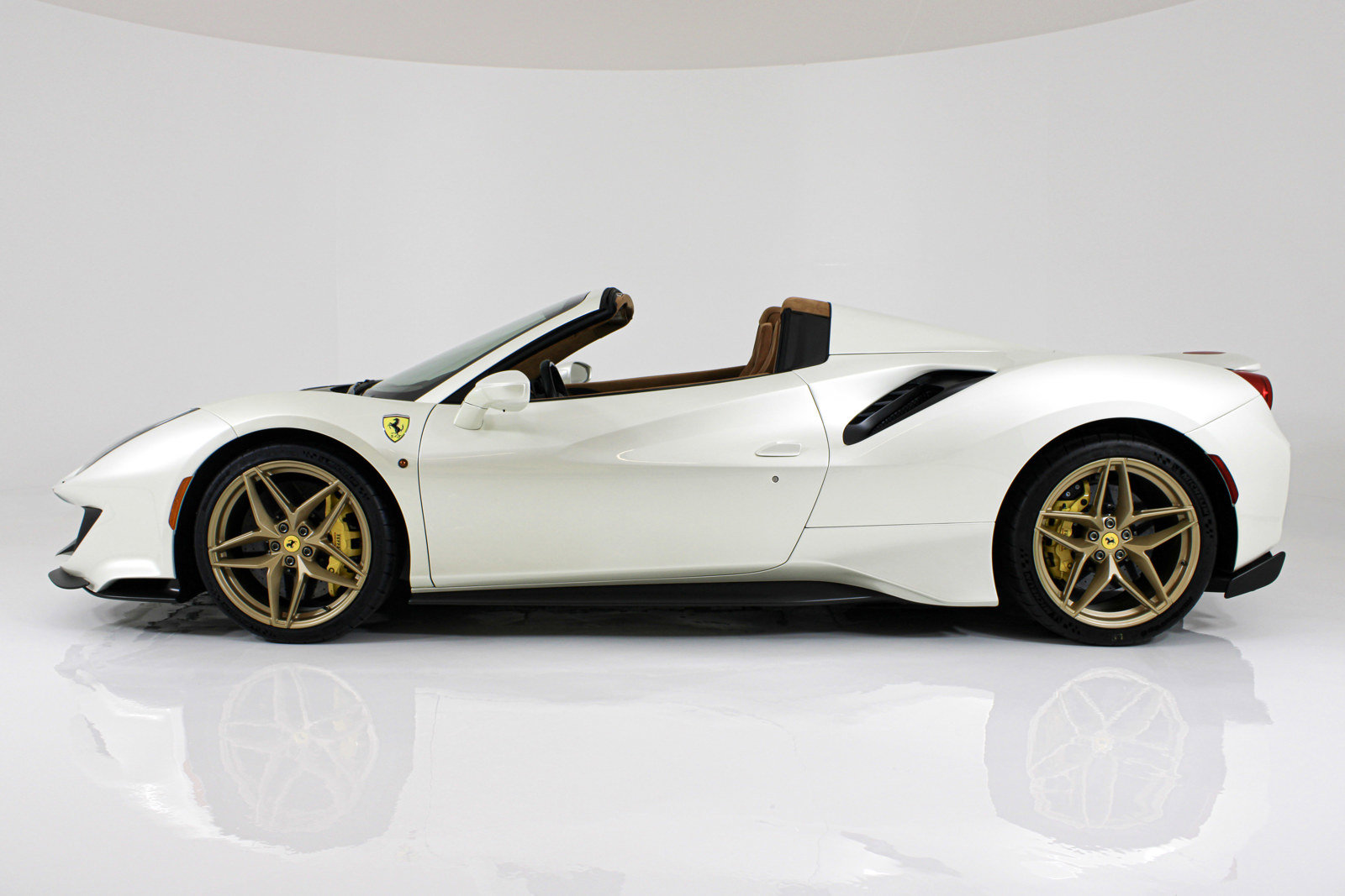 Certified 2020 Ferrari 488 Pista Spider RWD image 2