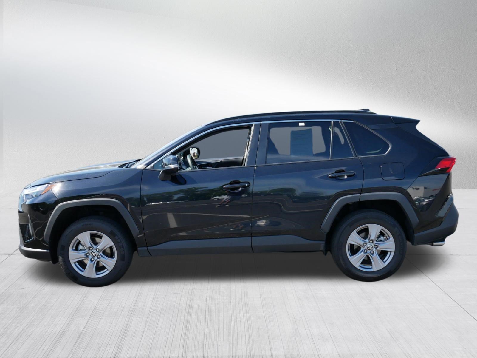 Certified 2025 Toyota RAV4 XLE AWD/4WD image 4