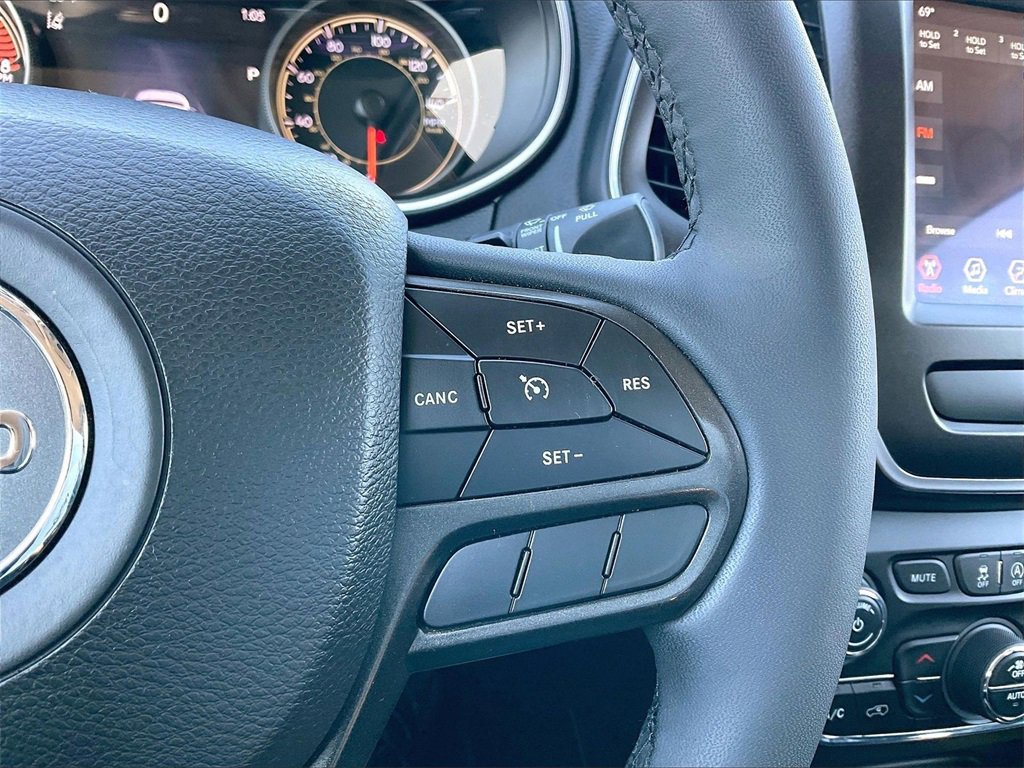 Used 2022 Jeep Cherokee Trailhawk w/ Premium Leather Package image 22