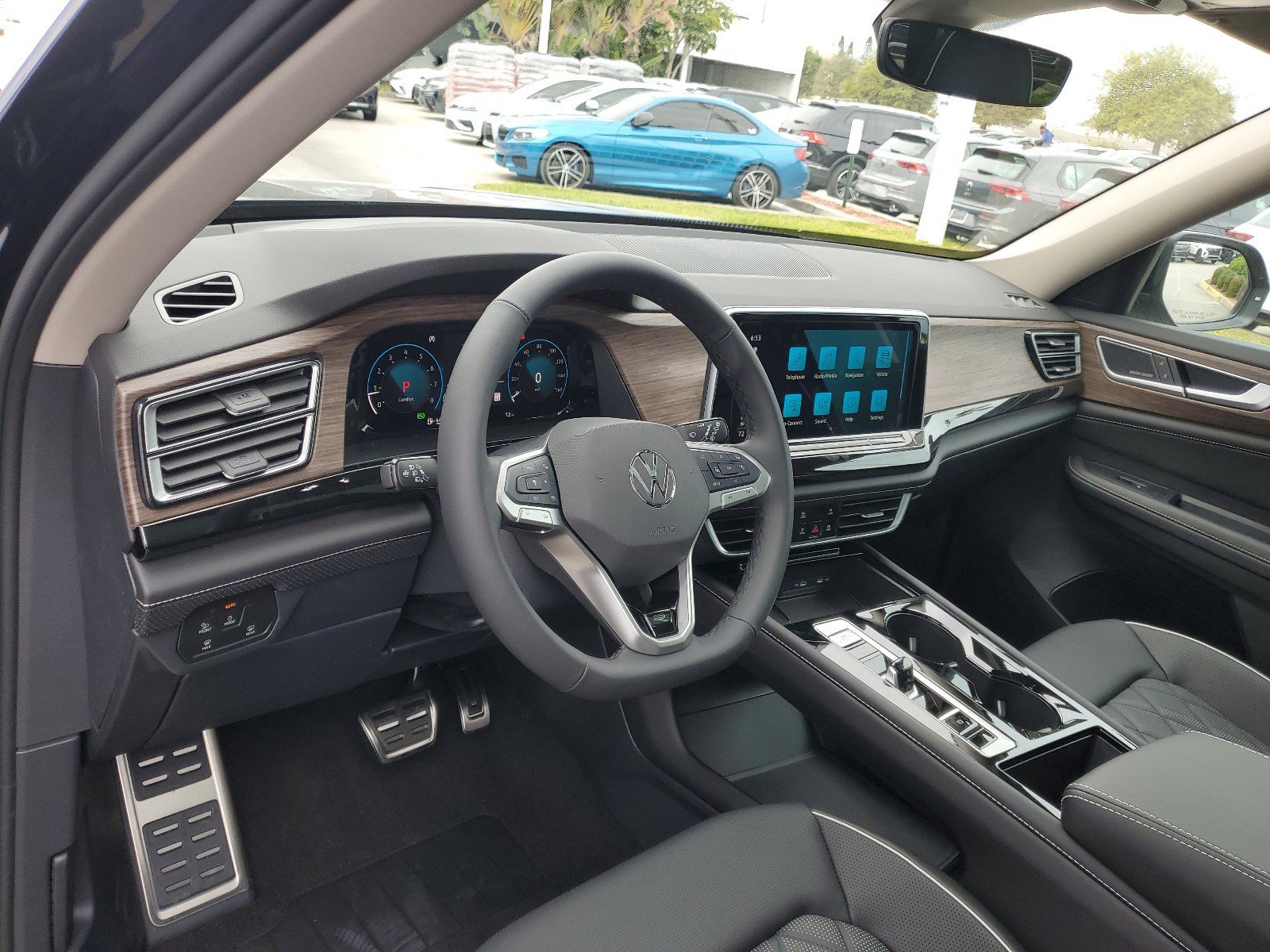 New 2025 Volkswagen Atlas SEL Premium R-Line image 19