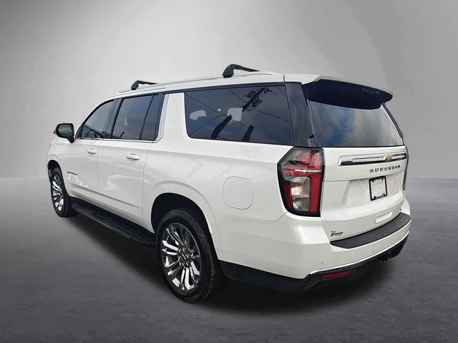 Used 2022 Chevrolet Suburban LT w/ Max Trailering Package image 8