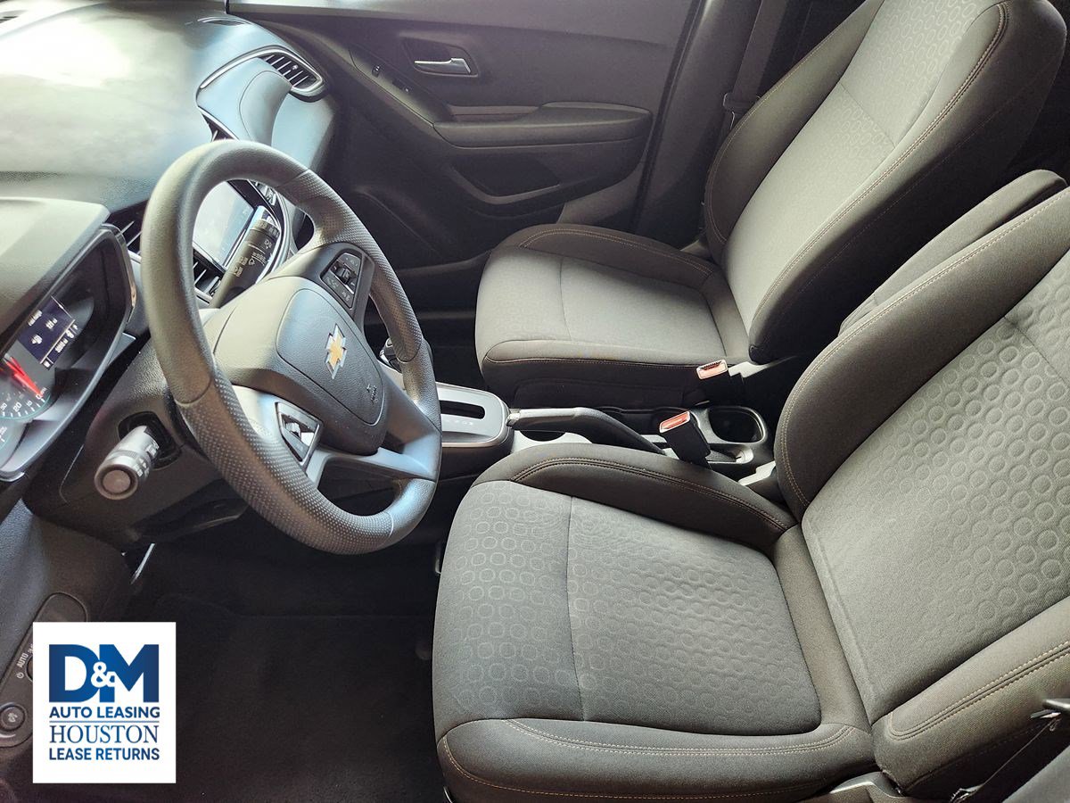 Used 2022 Chevrolet Trax LS w/ Tint and Cruise Package image 19