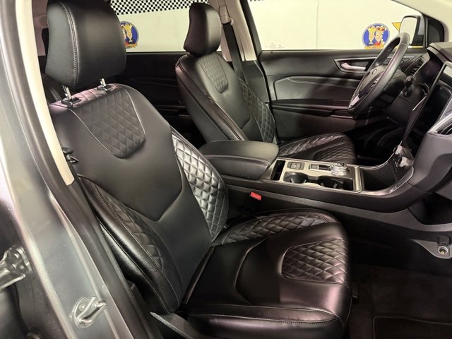Used 2024 Ford Edge Titanium image 20