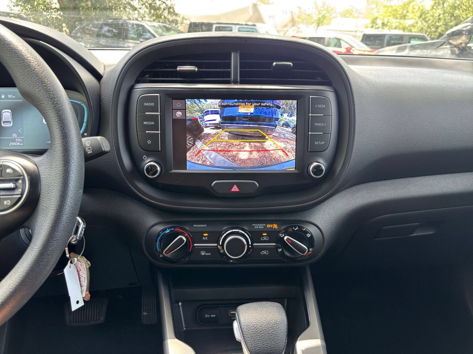 Used 2025 Kia Soul LX w/ LX Technology Package FWD image 16