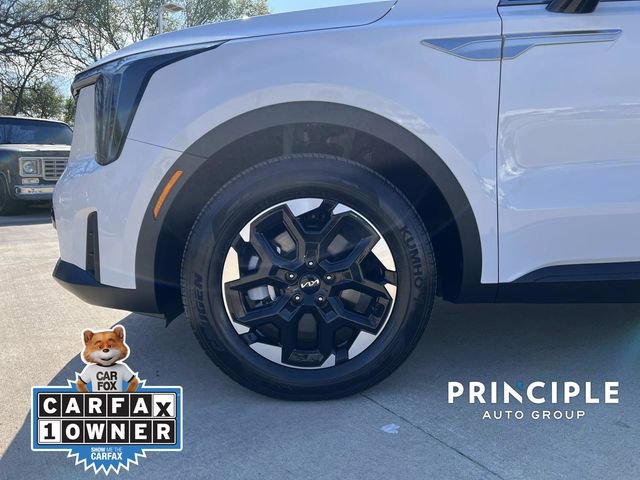 Used 2025 Kia Sorento S image 6