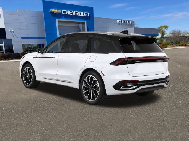 Used 2024 Lincoln Nautilus Reserve AWD/4WD image 4