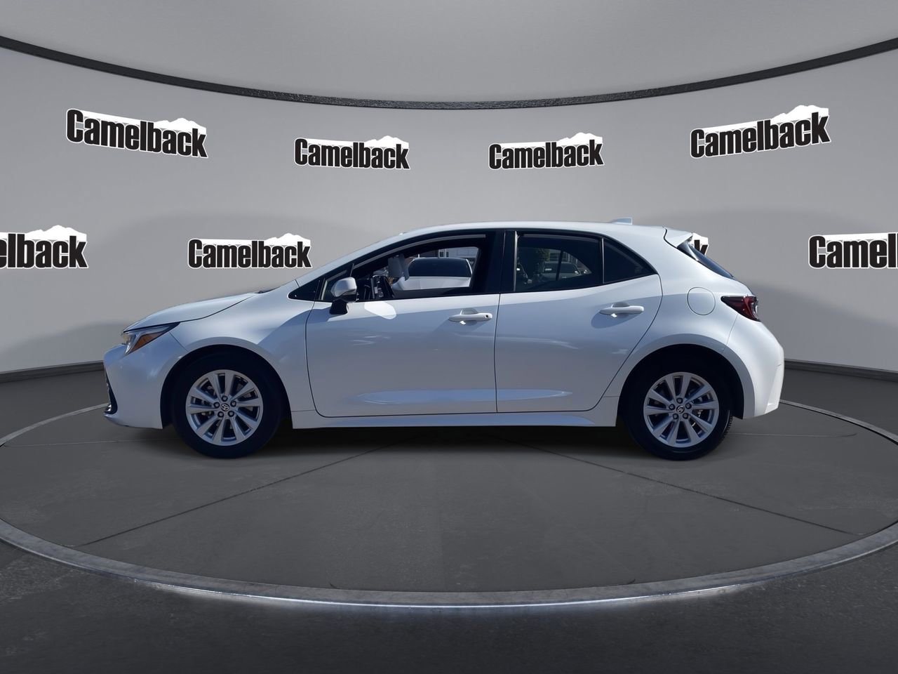 Used 2024 Toyota Corolla SE FWD image 4