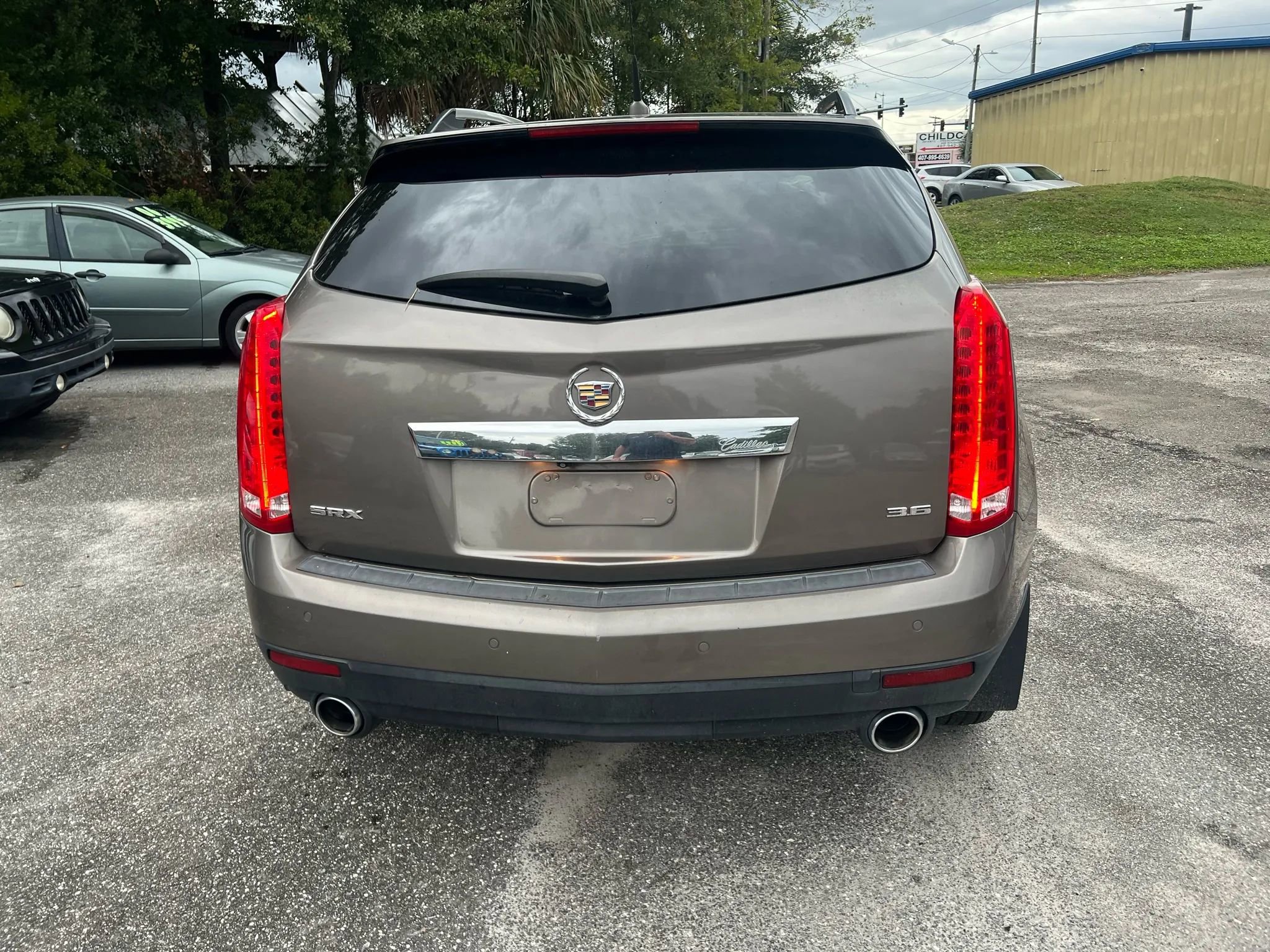 Used 2012 Cadillac SRX Luxury FWD image 4
