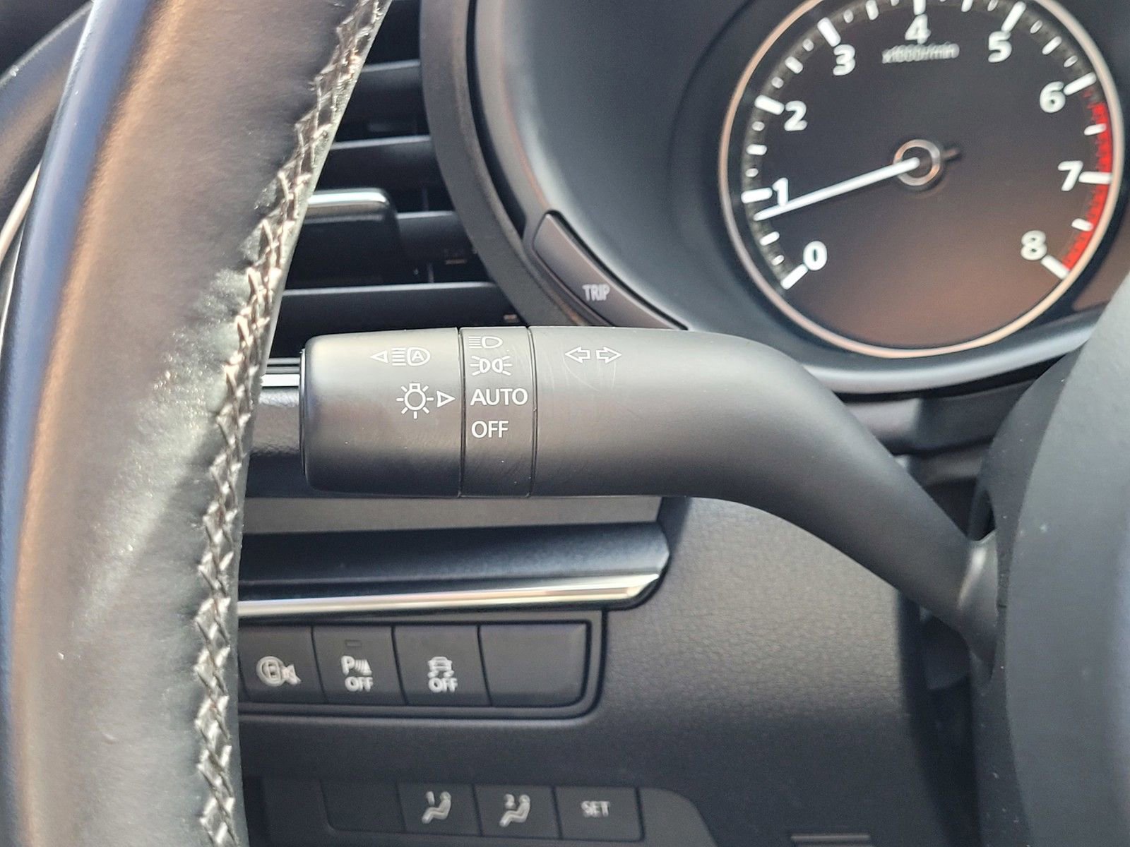 Used 2024 MAZDA MAZDA3 Hatchback w/Premium Plus Pkg image 23