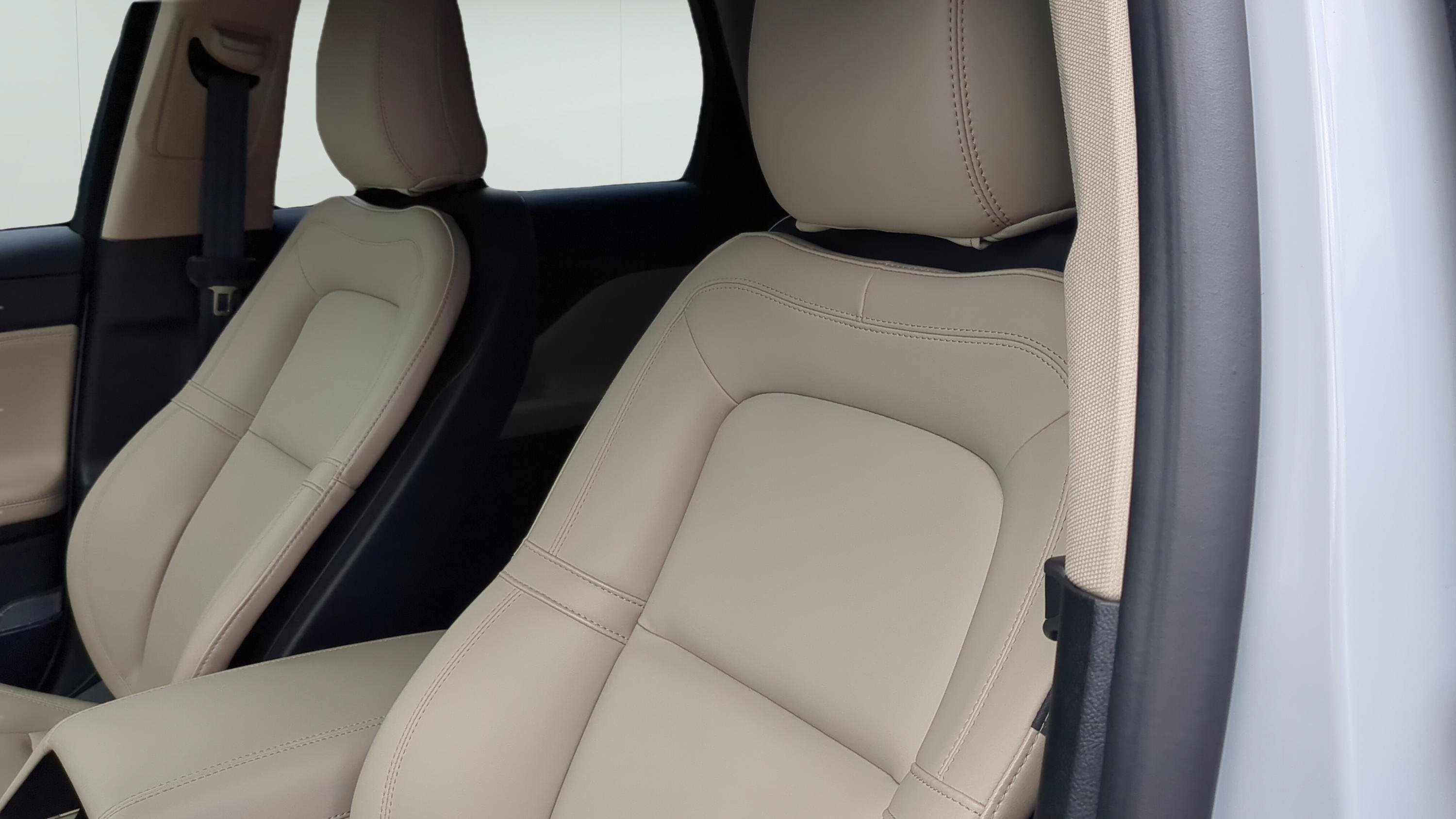 Used 2025 Lincoln Corsair AWD image 9