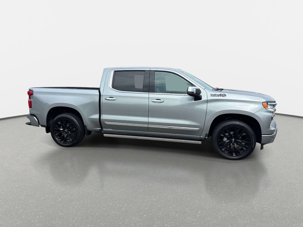 Used 2025 Chevrolet Silverado 1500 High Country AWD/4WD image 3