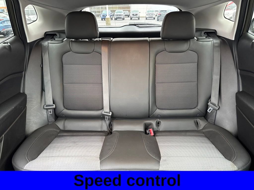 Used 2024 Chevrolet Trax LT w/ Sunroof Package FWD image 14