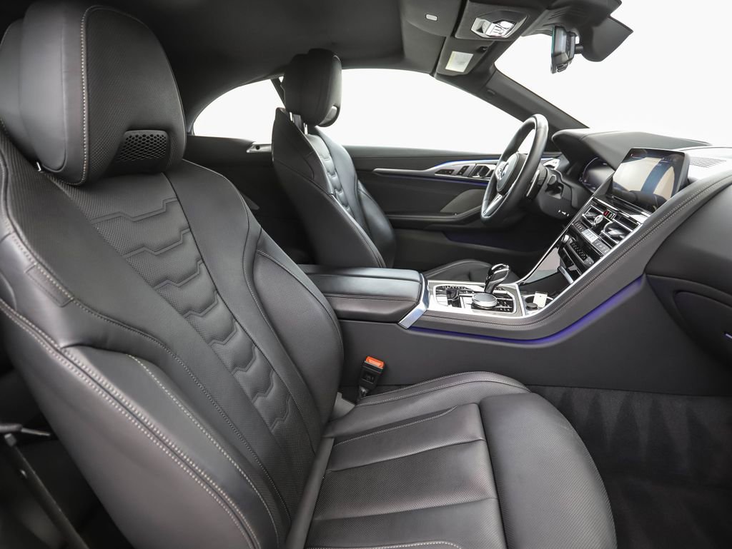 Used 2022 BMW M850i xDrive Convertible image 25