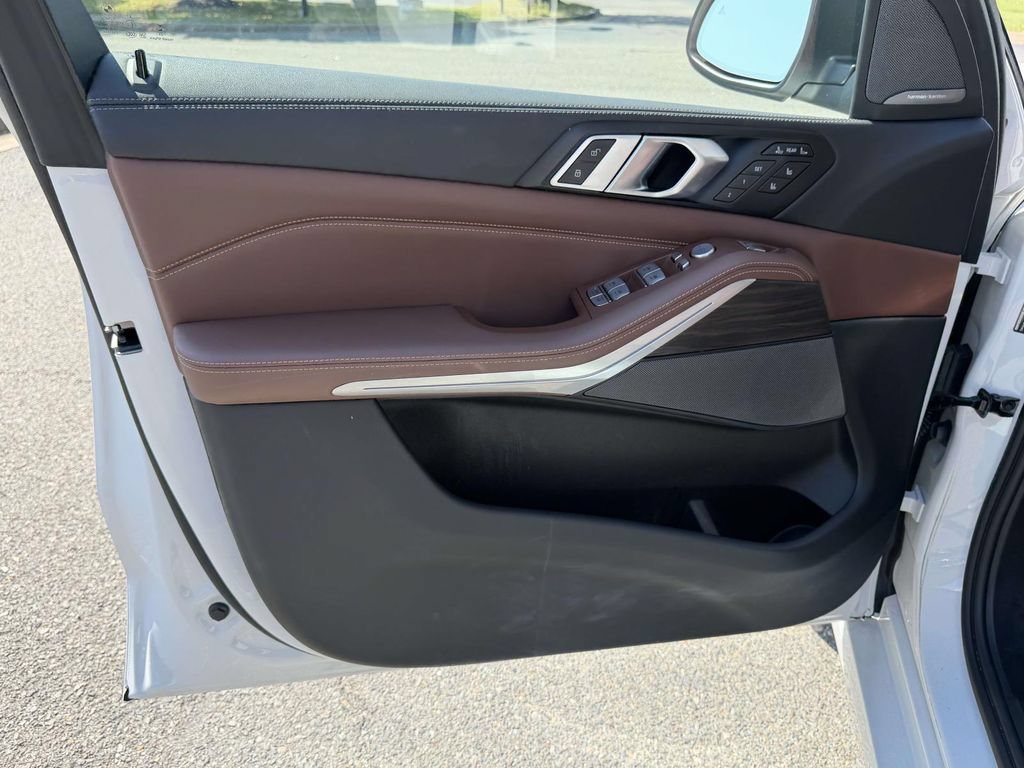 Used 2023 BMW X7 xDrive40i w/ Executive Package AWD/4WD image 14