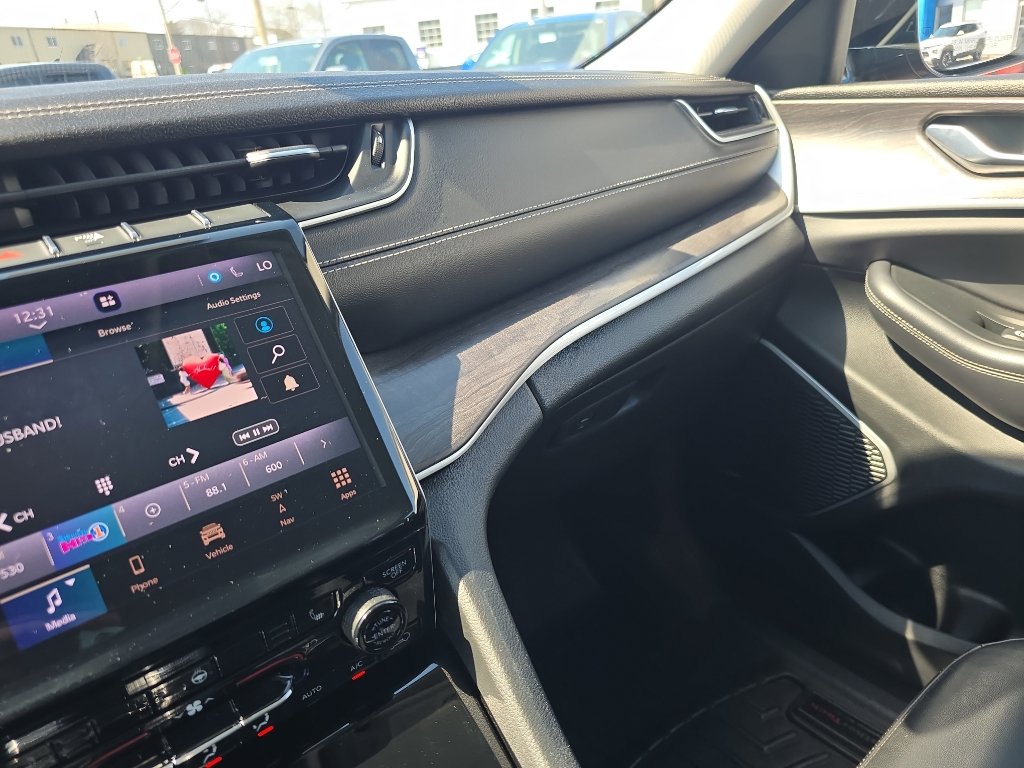 Used 2021 Jeep Grand Cherokee L Limited image 31