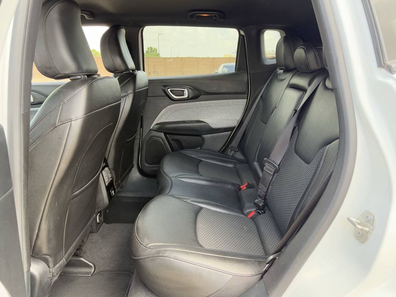Used 2024 Jeep Compass Latitude AWD/4WD image 30
