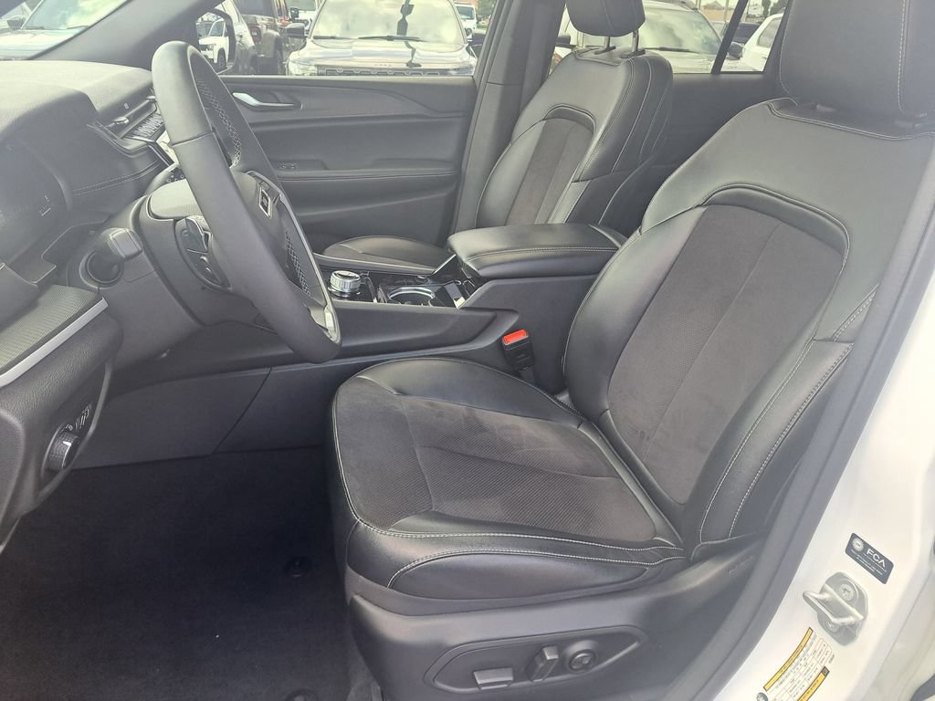 Certified 2023 Jeep Grand Cherokee Altitude AWD/4WD image 27