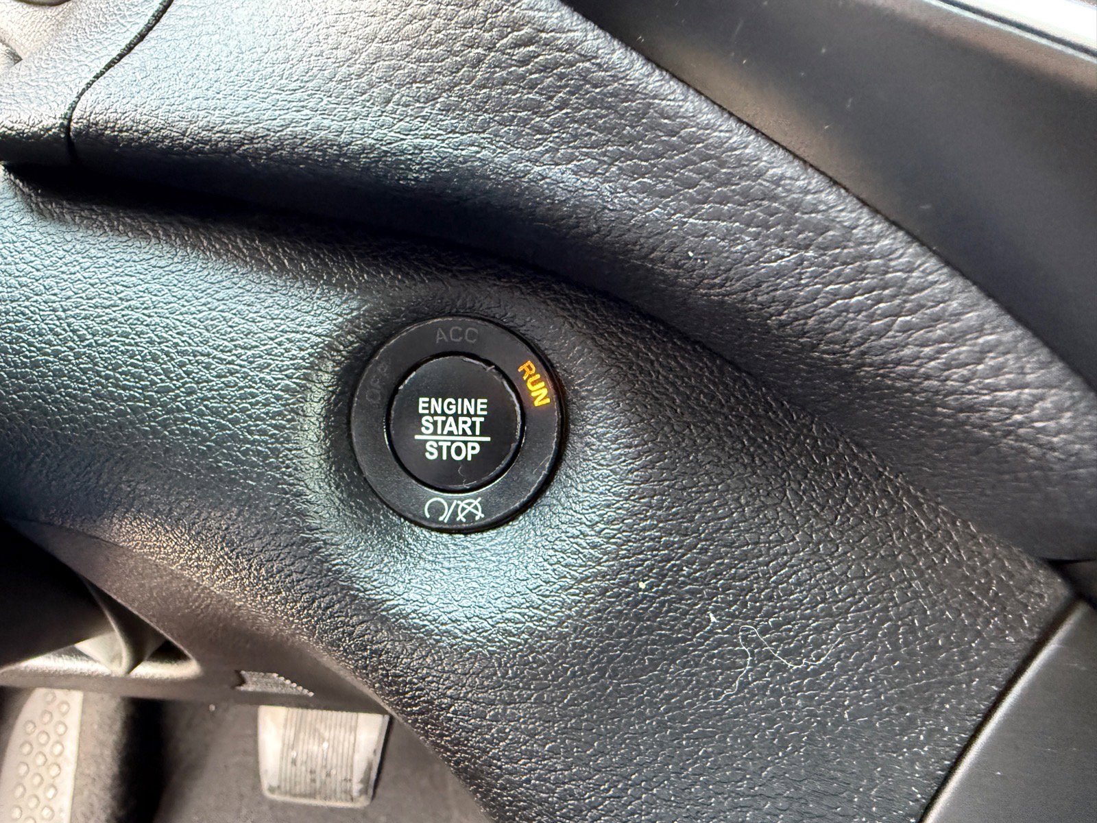 Used 2019 Jeep Cherokee Latitude Plus w/ Comfort/Convenience Group image 31