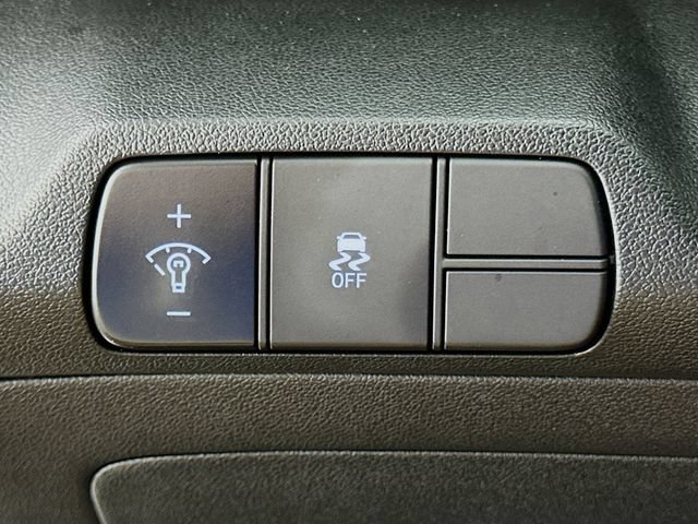 Used 2025 Hyundai Elantra Sport FWD image 20