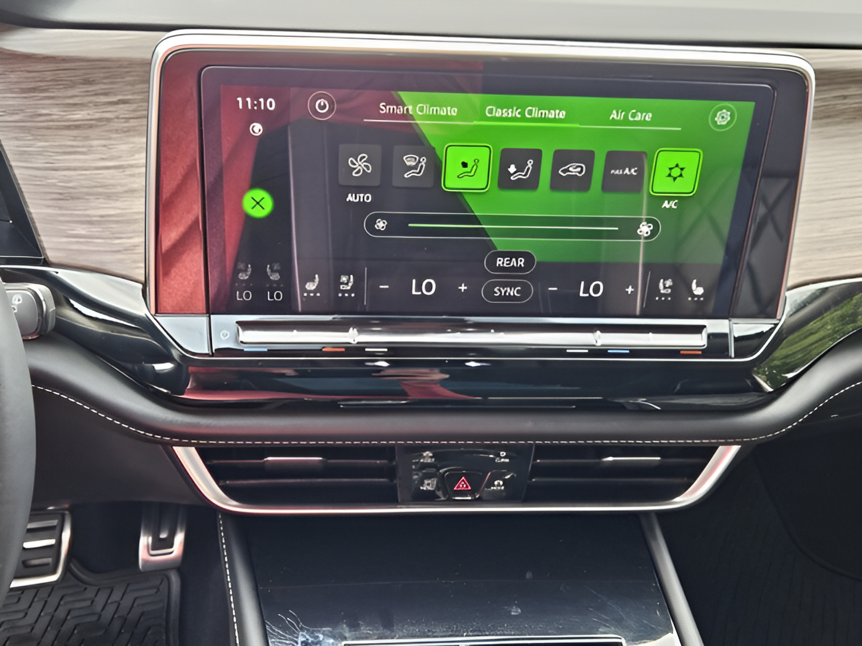 Used 2024 Volkswagen Atlas SEL Premium R-Line AWD/4WD image 19