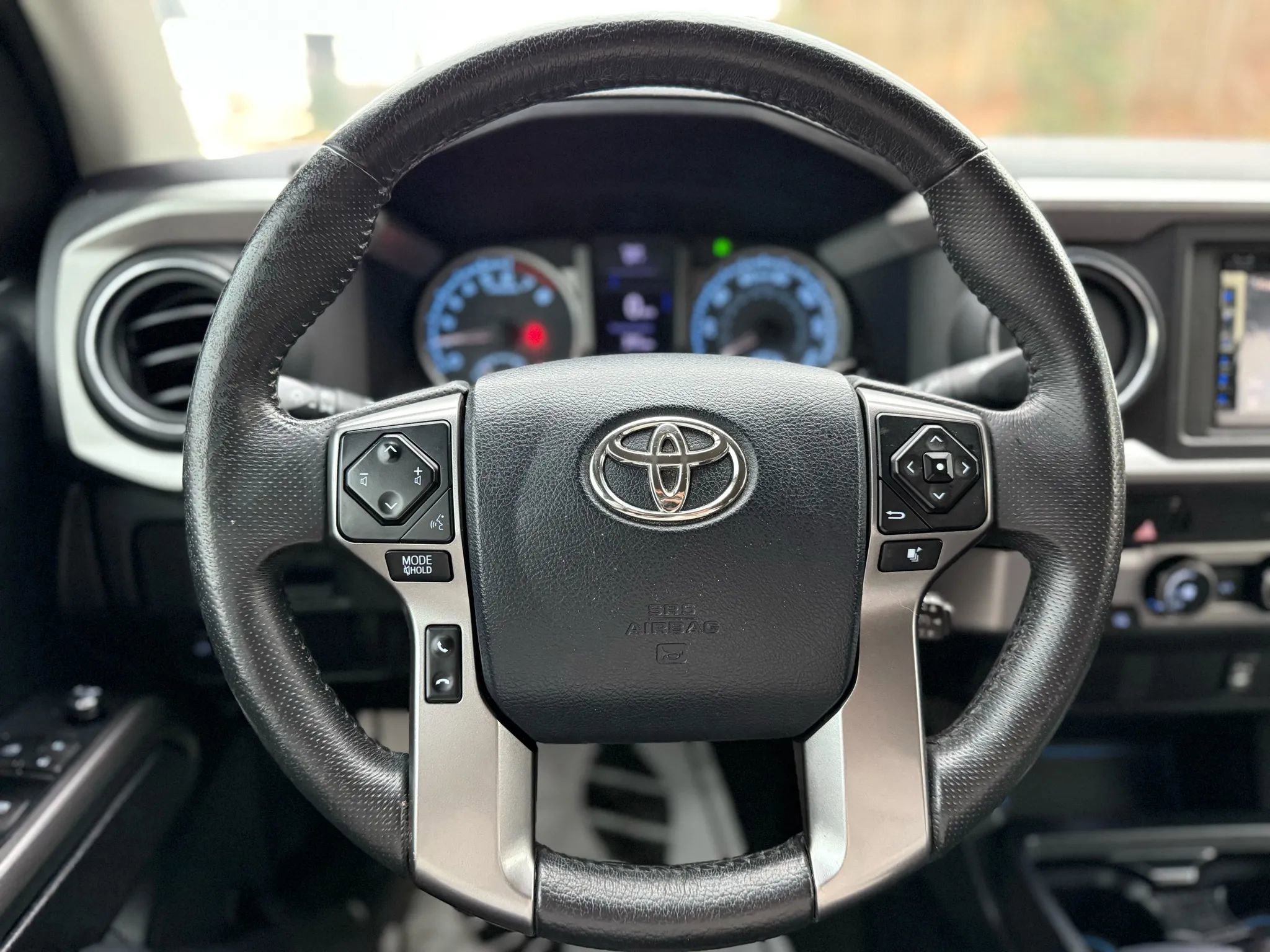 Used 2017 Toyota Tacoma SR5 w/ Tow Package image 30