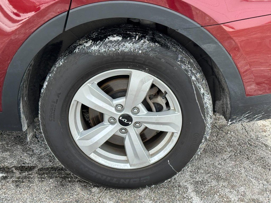 Used 2024 Kia Sorento LX image 5