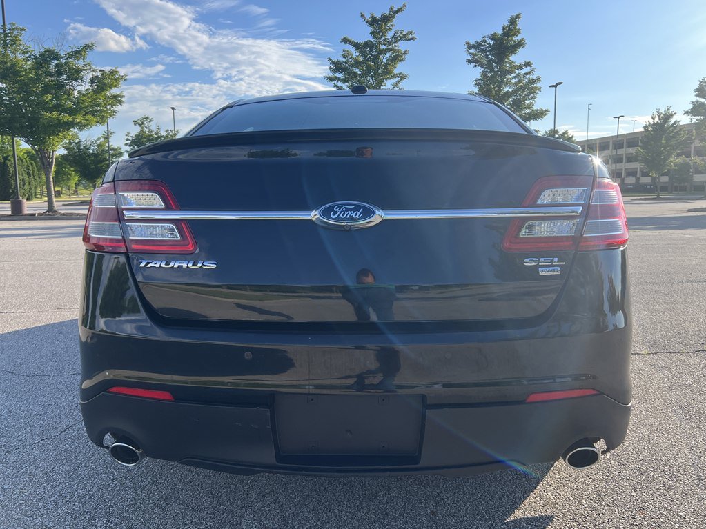 Used 2014 Ford Taurus SEL w/ Equipment Group 201A AWD/4WD image 4