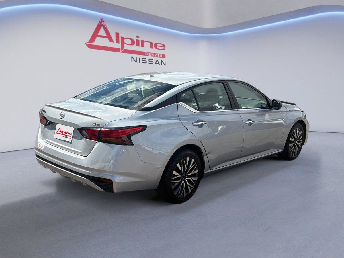 Used 2024 Nissan Altima 2.5 SV FWD image 5
