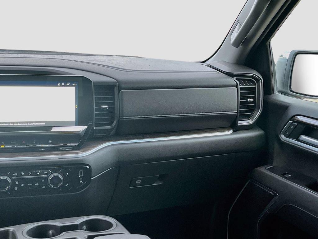 Used 2022 Chevrolet Silverado 1500 LT AWD/4WD image 24