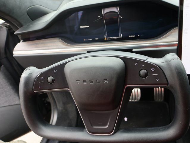 Used 2022 Tesla Model S AWD/4WD image 27