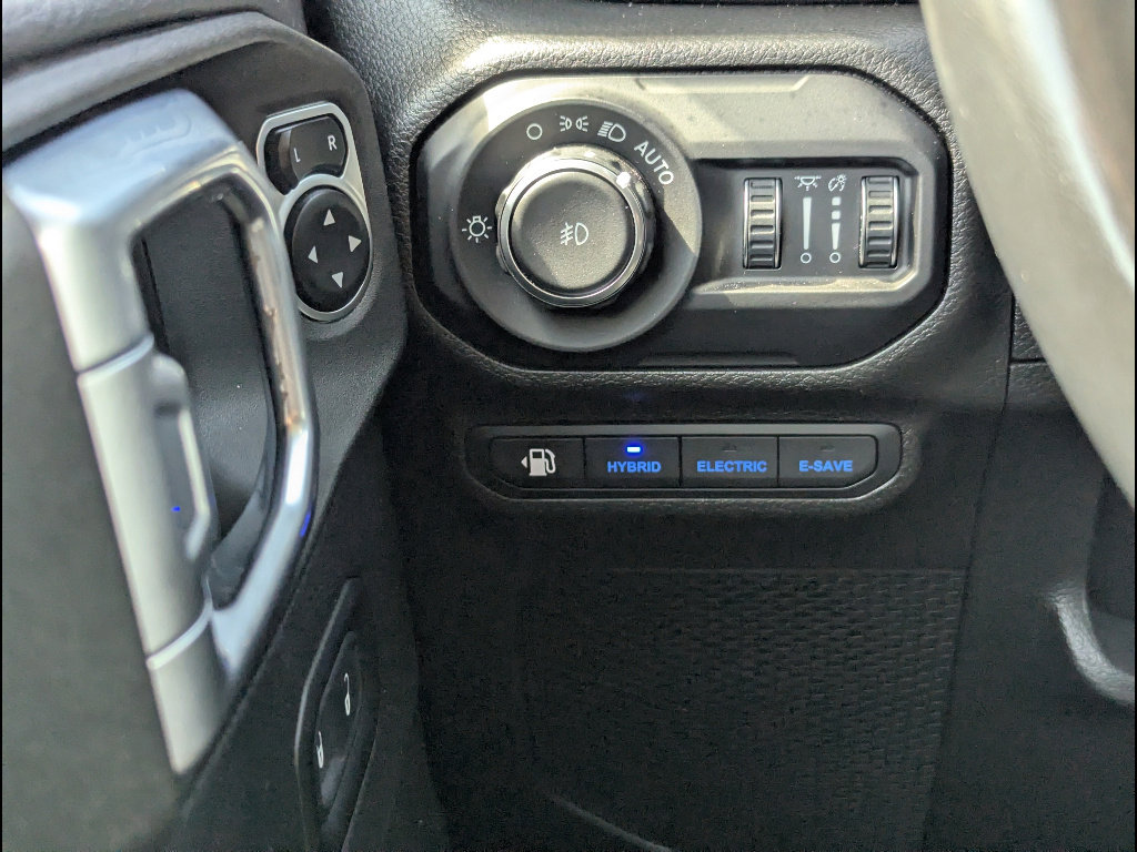 Used 2022 Jeep Wrangler Unlimited Sahara image 31