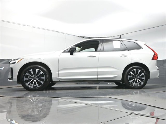 Used 2024 Volvo XC60 B5 Core image 37