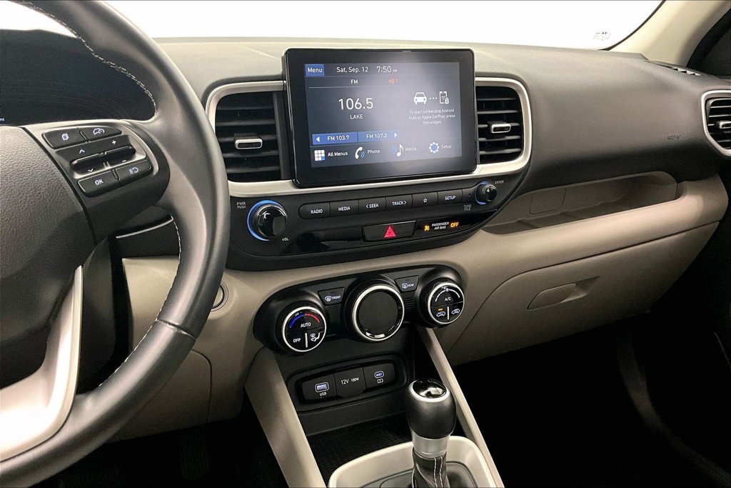 Used 2025 Hyundai Venue SEL FWD image 6