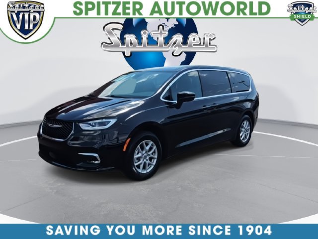 Used 2025 Chrysler Pacifica Select FWD image 4