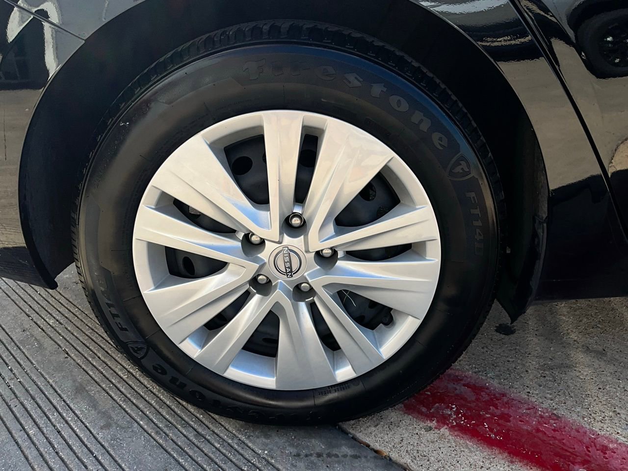 Used 2025 Nissan Sentra S image 9