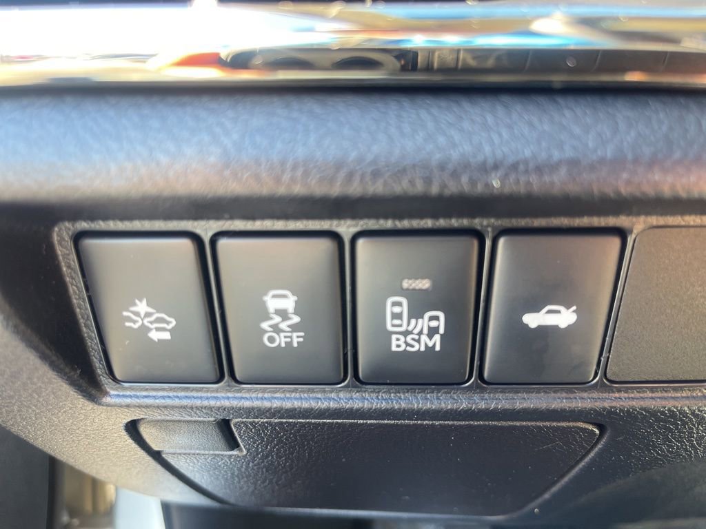 Used 2018 Toyota Avalon XLE Premium w/ Carpet Mat Package image 16