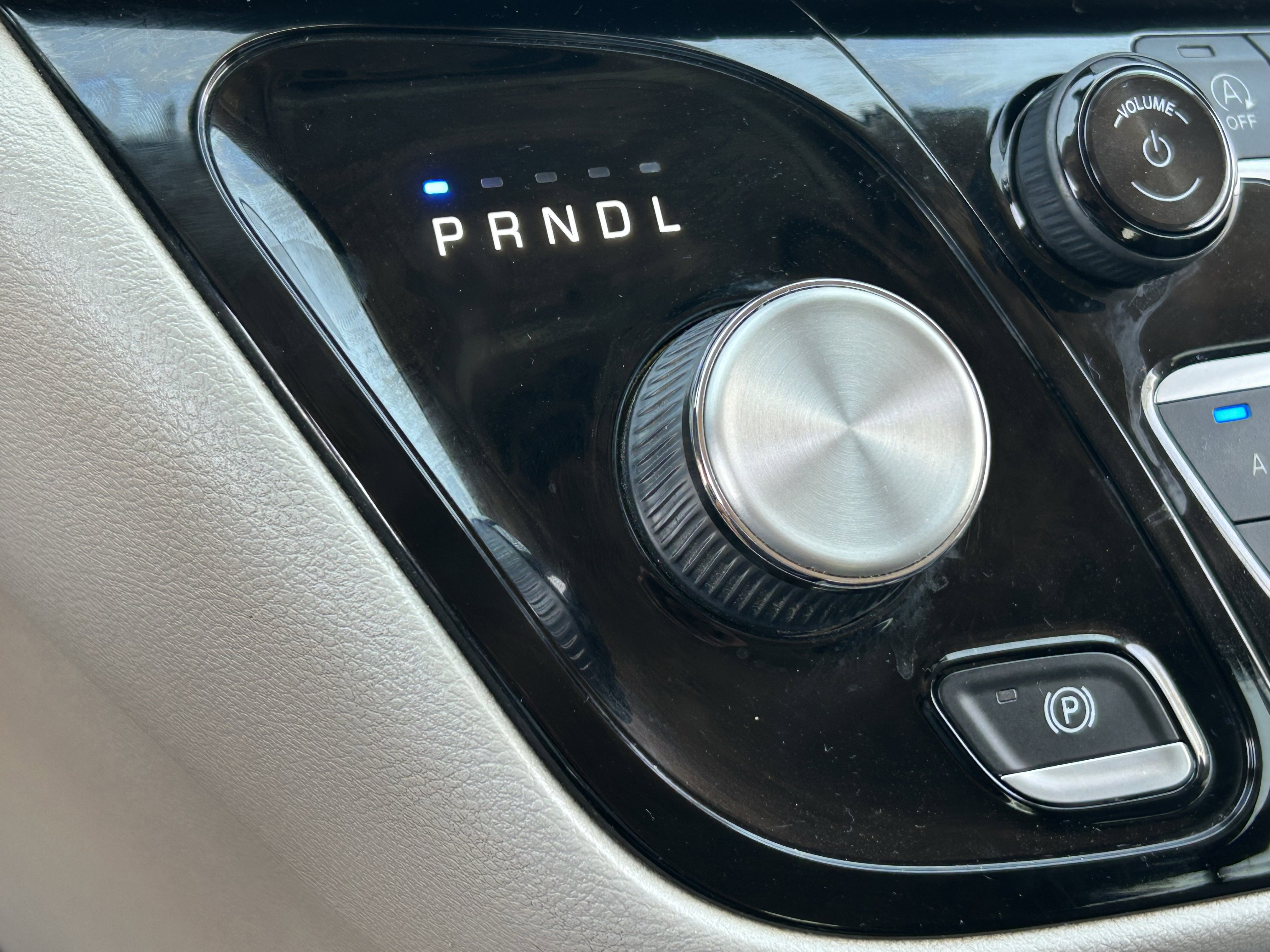 Certified 2022 Chrysler Pacifica Touring-L image 27