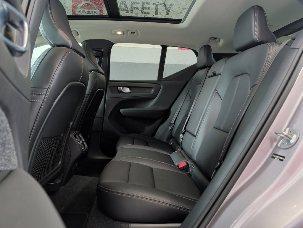 New 2026 Volvo XC40 B5 Ultra w/ Climate Package AWD/4WD image 29