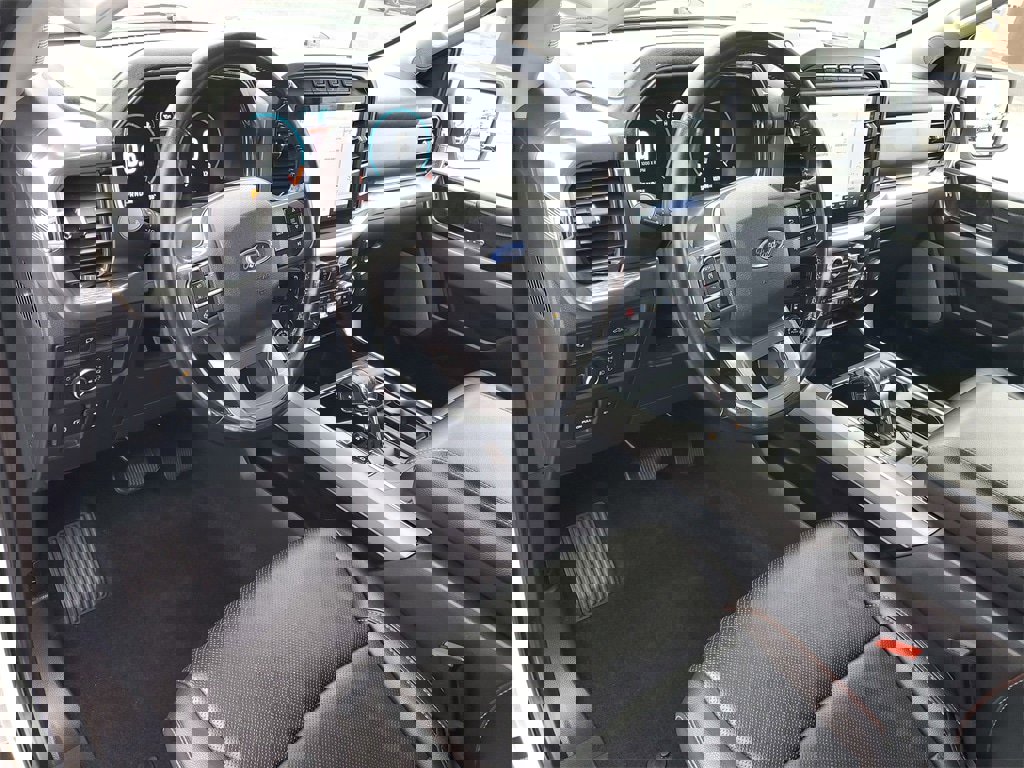 Used 2021 Ford F150 Lariat w/ Equipment Group 501A Mid image 6