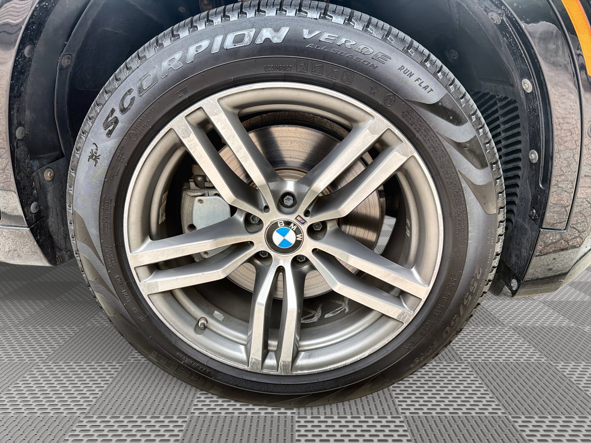 Used 2019 BMW X6 xDrive50i w/ M Sport Package AWD/4WD image 31
