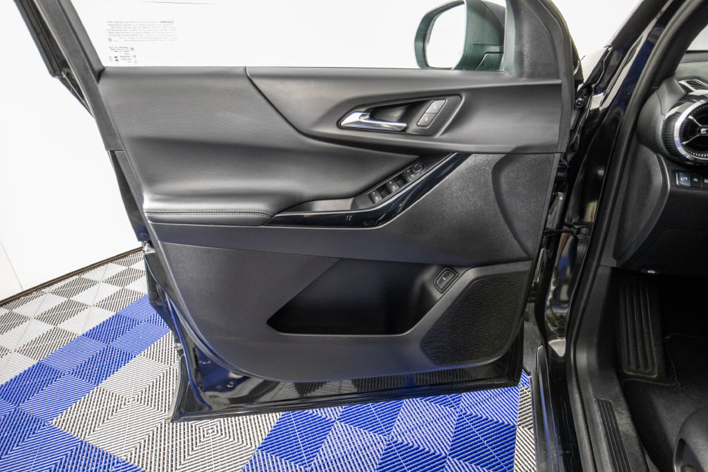 Used 2026 Chevrolet Equinox LT w/ Convenience Package II FWD image 14