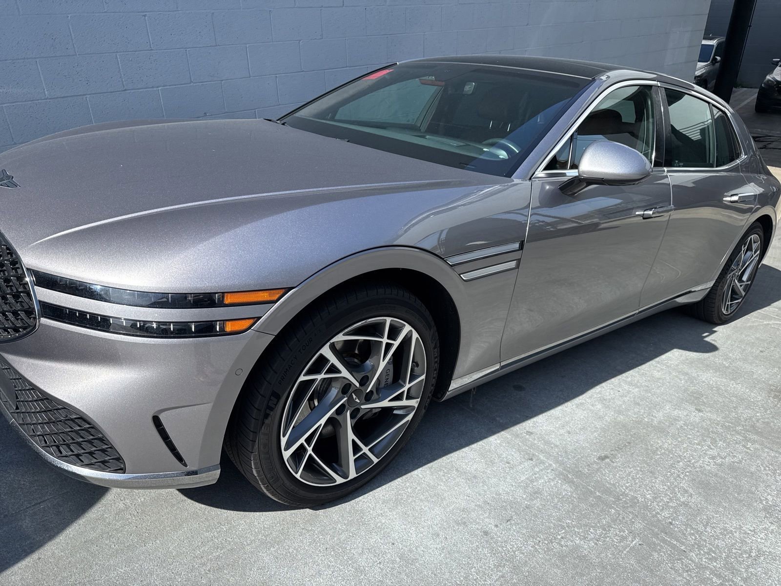 Used 2023 Genesis G90 3.5T image 2