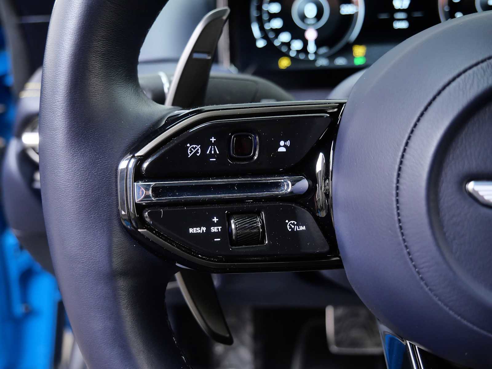 Used 2024 Aston Martin DB12 Coupe image 28